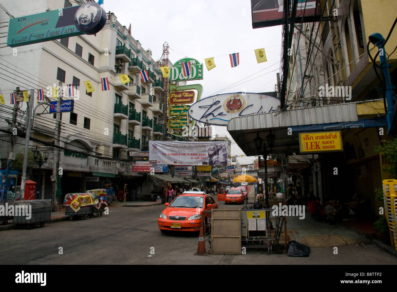 Khaosan Road a Bangkok, in Thailandia Foto Stock
