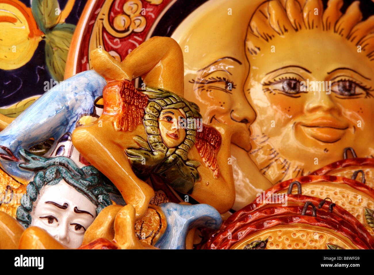 Ceramiche siciliane sul display in Taormina Sicilia Foto Stock