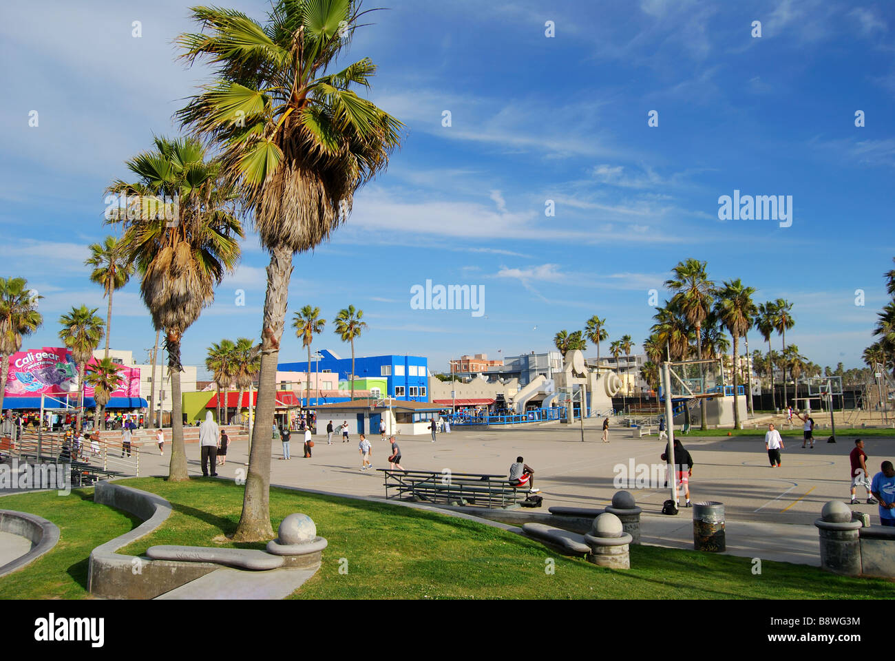 Giochi di pallacanestro, Ocean Front Walk, Venice Beach, Los Angeles, California, Stati Uniti d'America Foto Stock