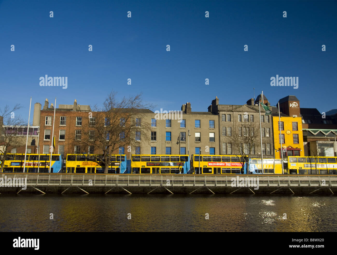 Fermata bus in Eden Quay, centro della città di Dublino Foto Stock
