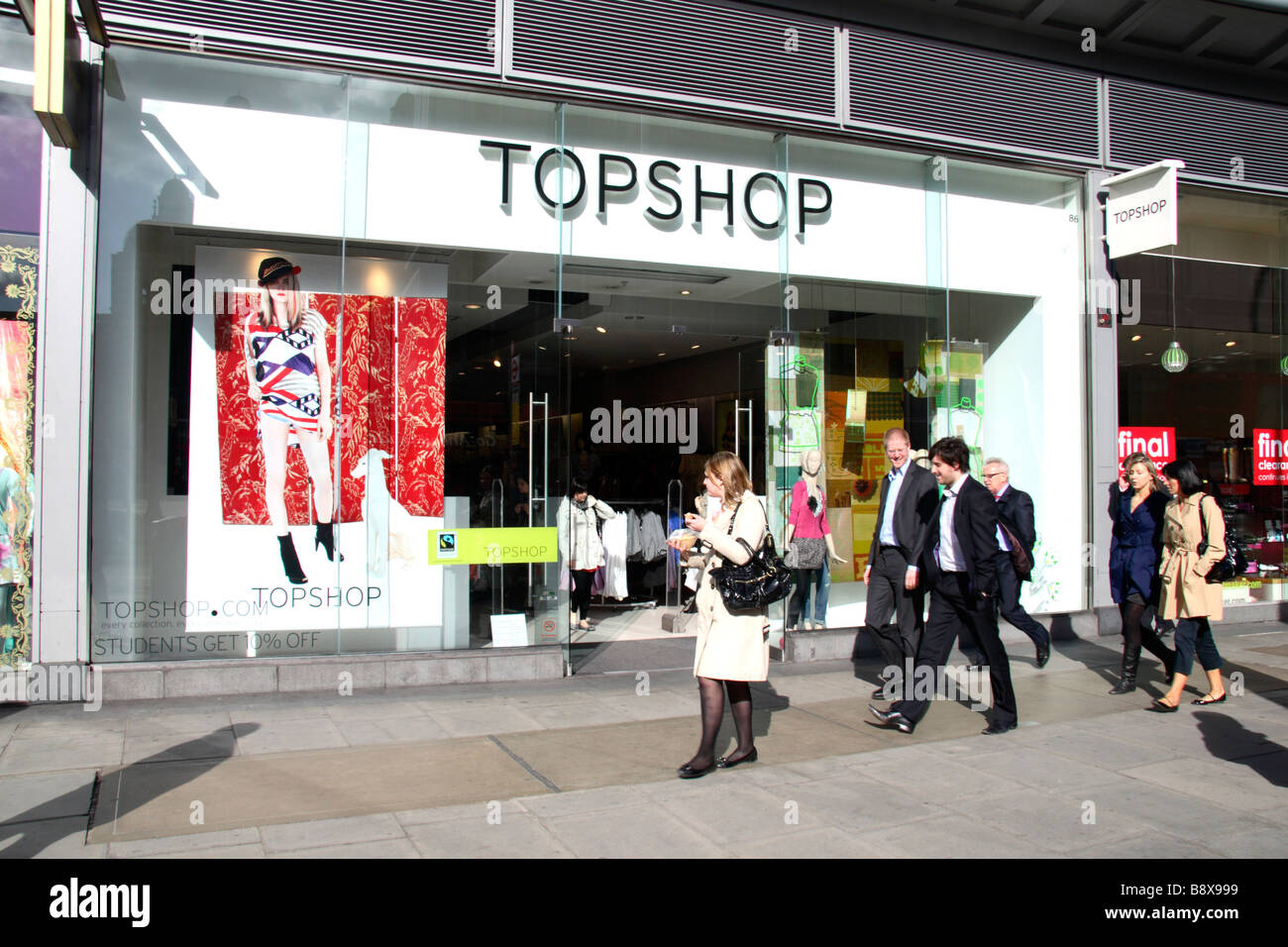 L'ingresso al Top Shop negozio di abbigliamento per donna in Victoria, Londra. Mar 2009 Foto Stock