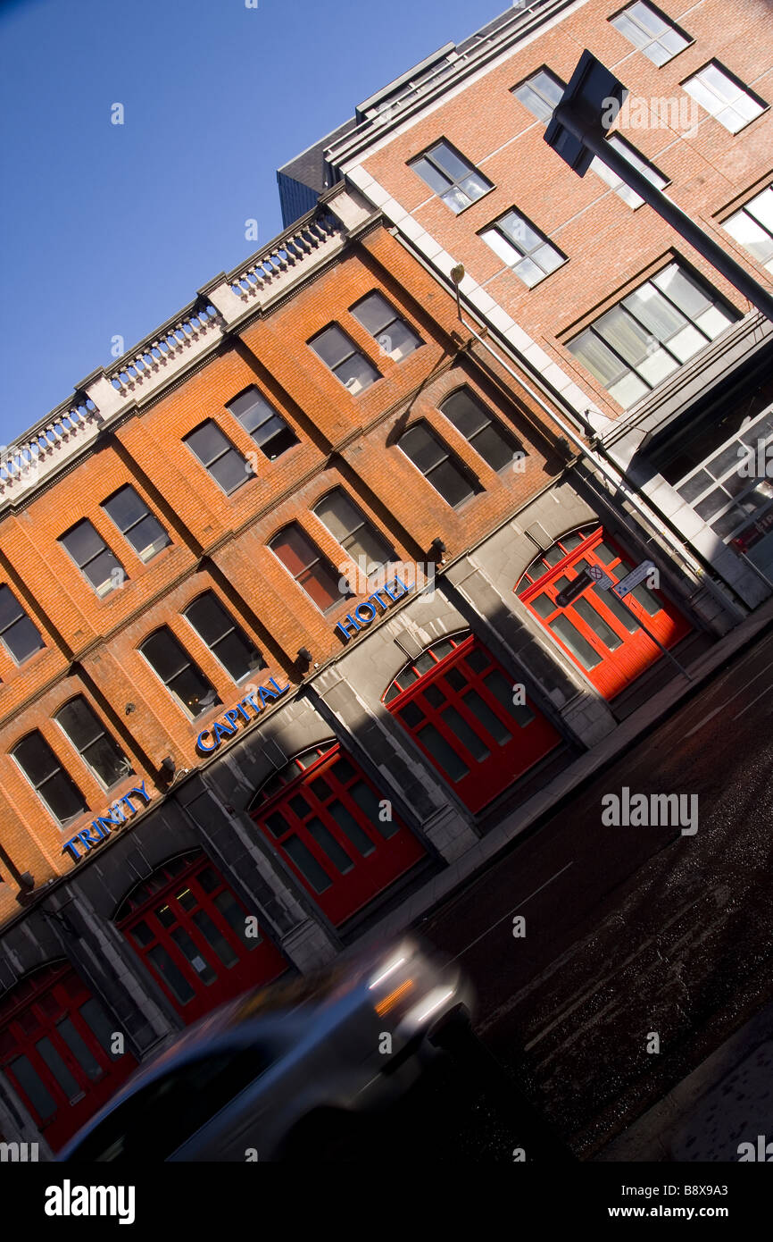 Ex stazione dei vigili del fuoco Hedquarters nella giunzione di Pearse e Tara Street nel sud del centro della città di Dublino, Irlanda Foto Stock