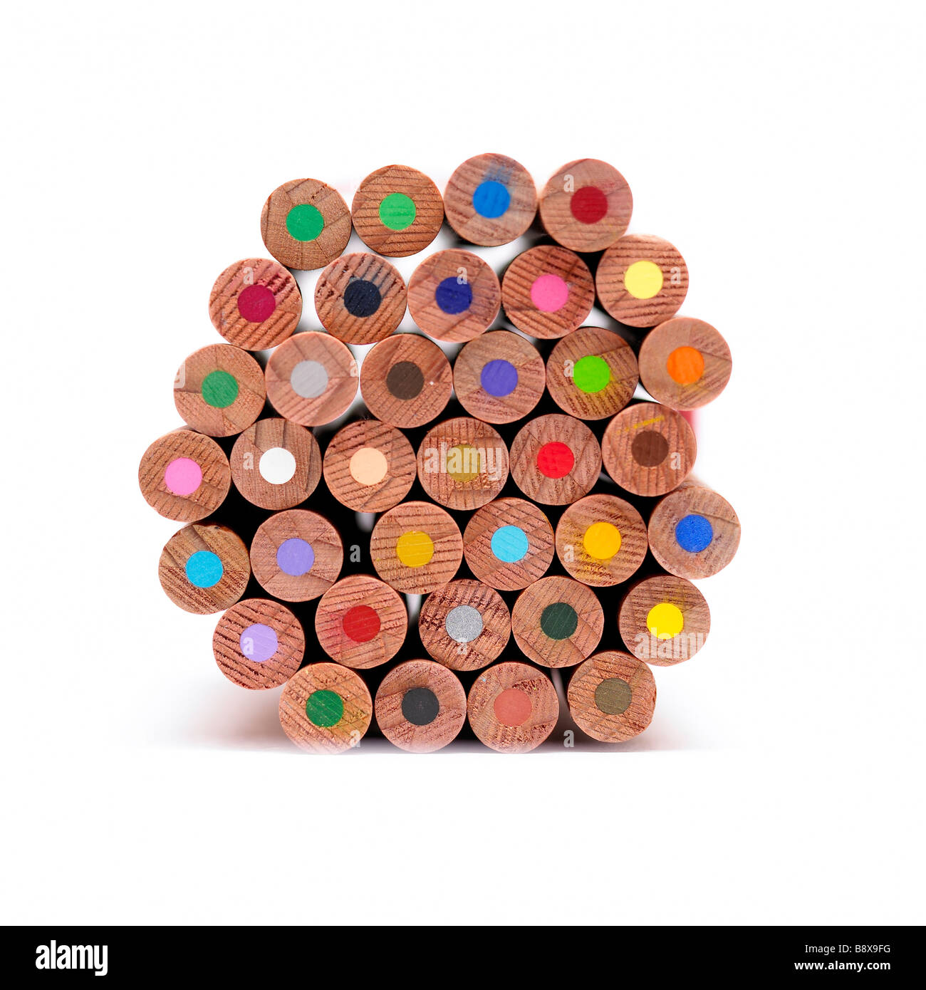 Una pila di legno / colorate matite colorate Foto Stock