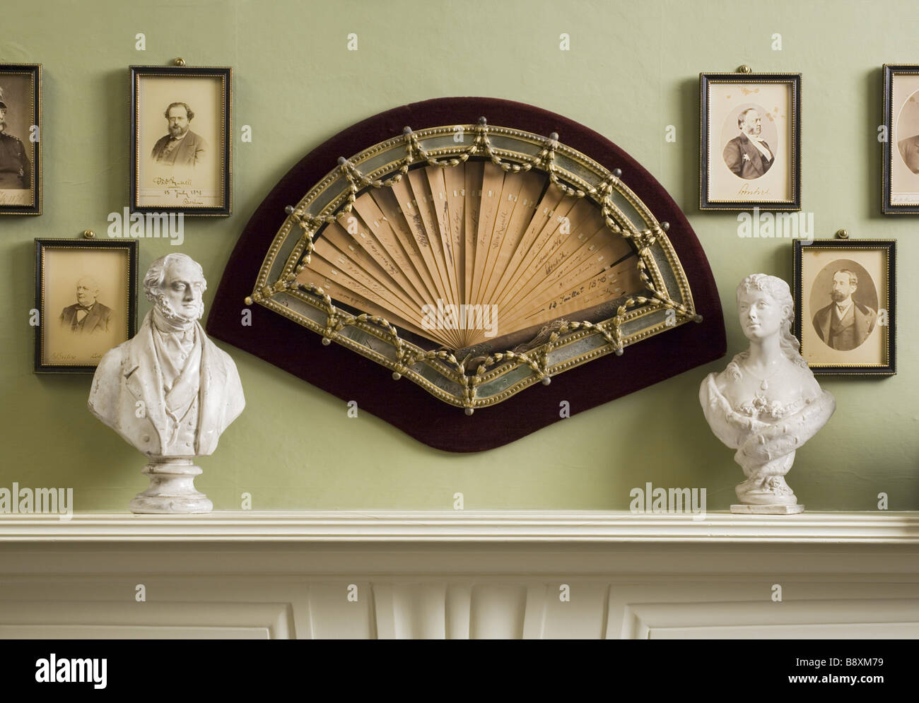 Ventola in ciliegio firmato dai partecipanti al Congresso di Berlino 1878 a Hughenden Manor High Wycombe Buckinghamshire Foto Stock