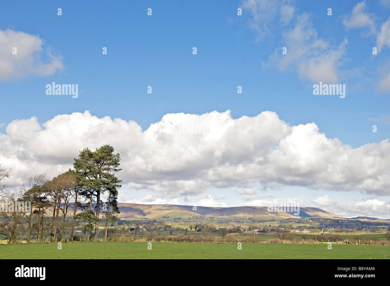 Bleasdale fells da Longridge Foto Stock