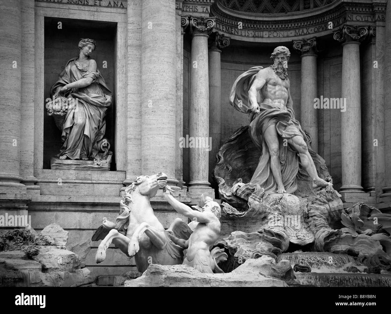 Dettaglio della fontana di Trevi, Roma Foto Stock