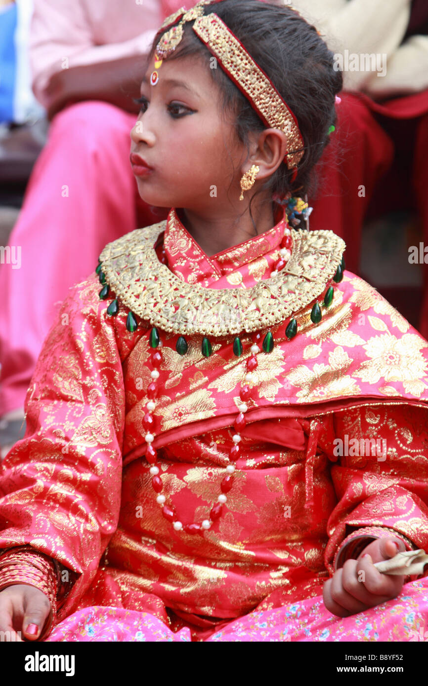 Il Nepal valle di Kathmandu Patan cerimonia di iniziazione per le ragazze piccole Foto Stock