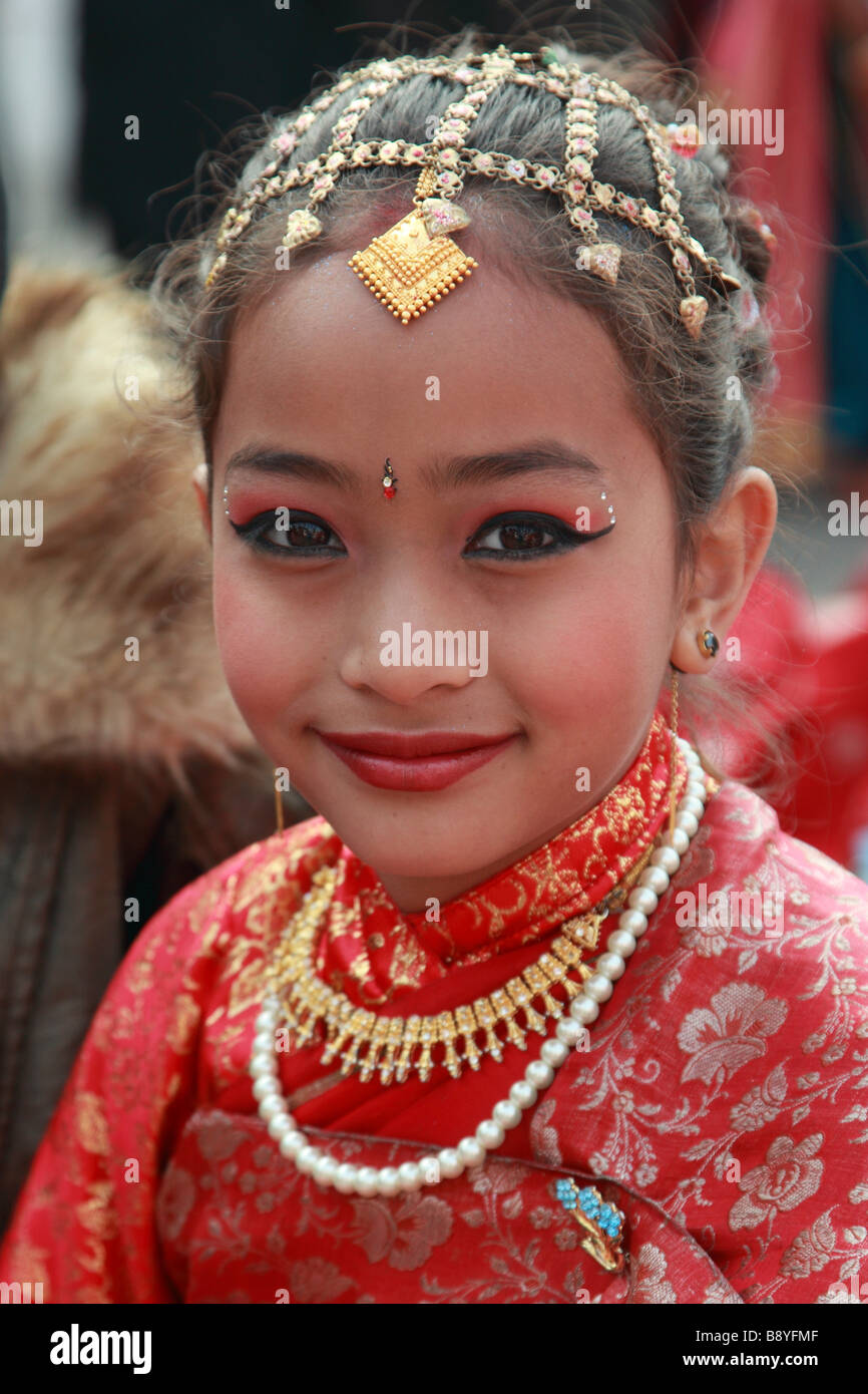 Il Nepal Kathmandu cerimonia di iniziazione per le ragazze piccole Foto Stock