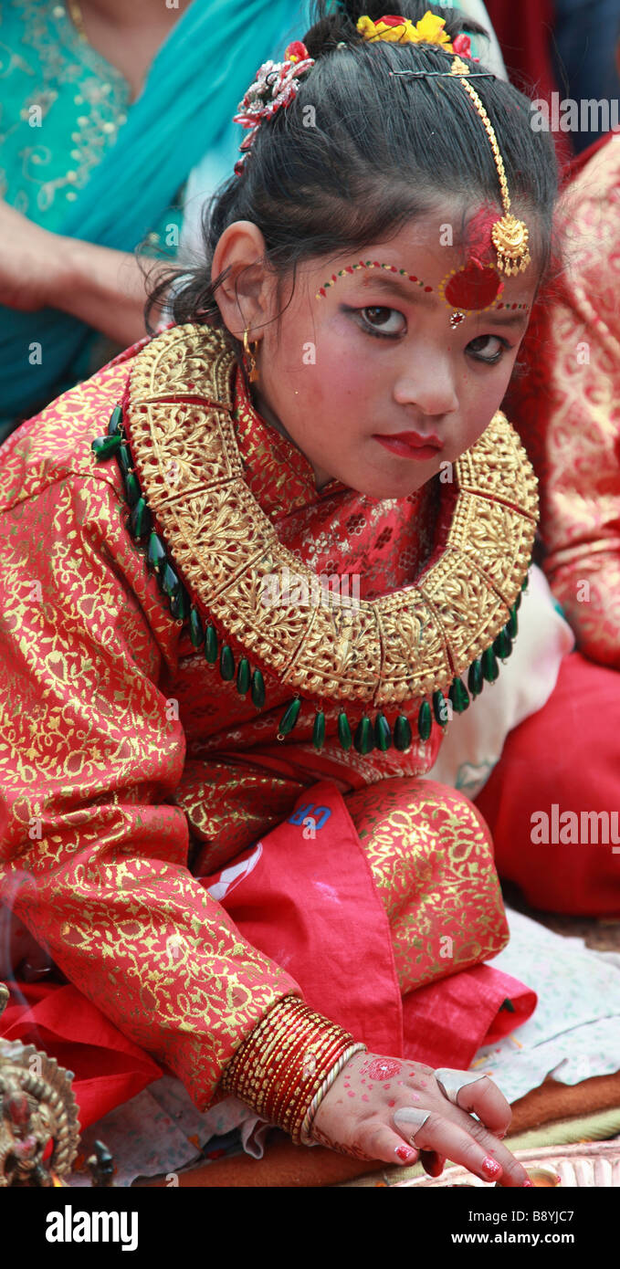 Il Nepal valle di Kathmandu Patan cerimonia di iniziazione per le ragazze piccole Foto Stock