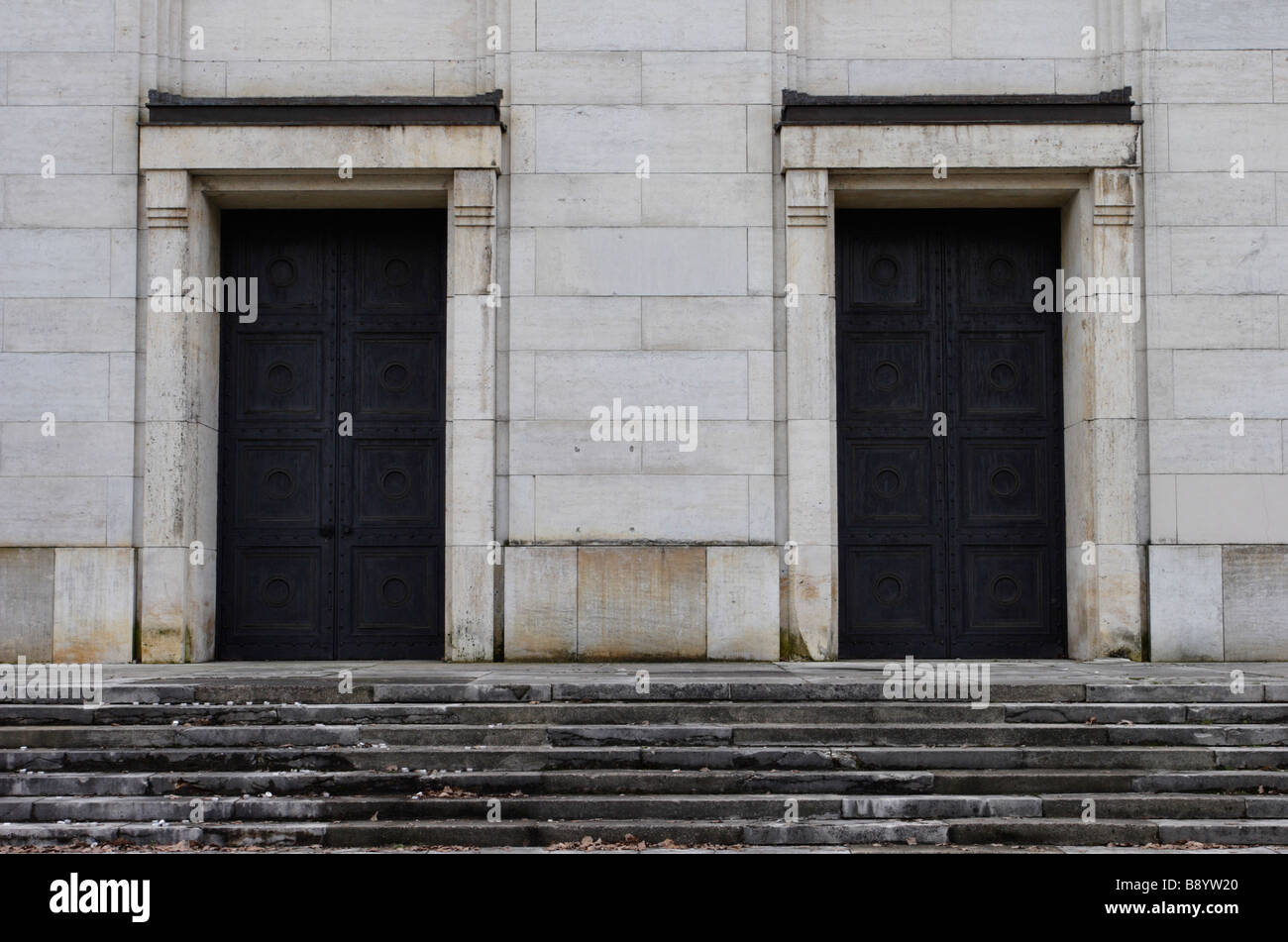 Zeppelinfeld e Zeppelinhaupttribüne Nürnberg questo era parte del partito nazista Rally motivi ed è ora abbandonata Foto Stock