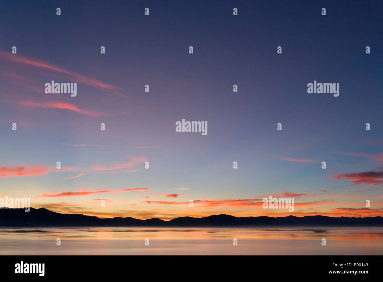 Tramonto da Logan sciami punto di vista fuori la Highway 50, Zephyr Cove, Lake Tahoe, Nevada, STATI UNITI D'AMERICA Foto Stock