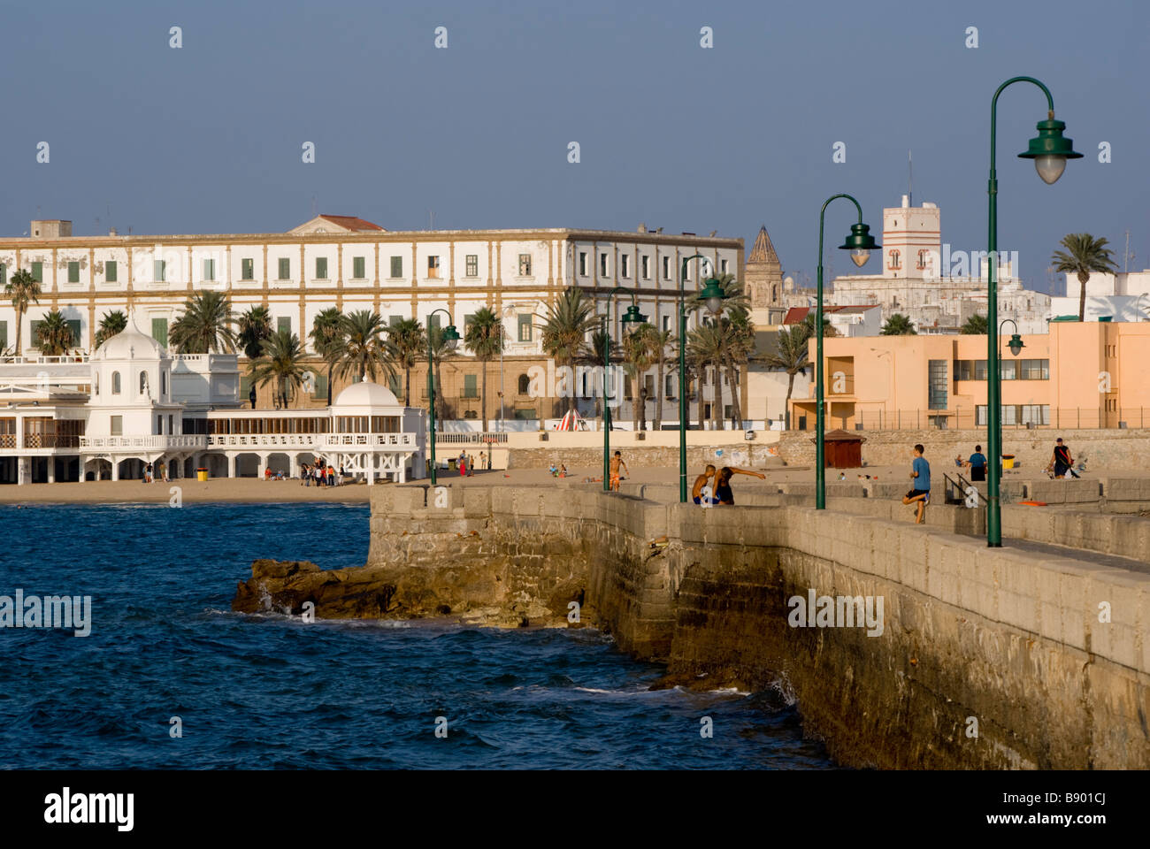 Europa Spagna Andalusia cadiz Playa de la Caleta Castillo de San Sebastian Foto Stock