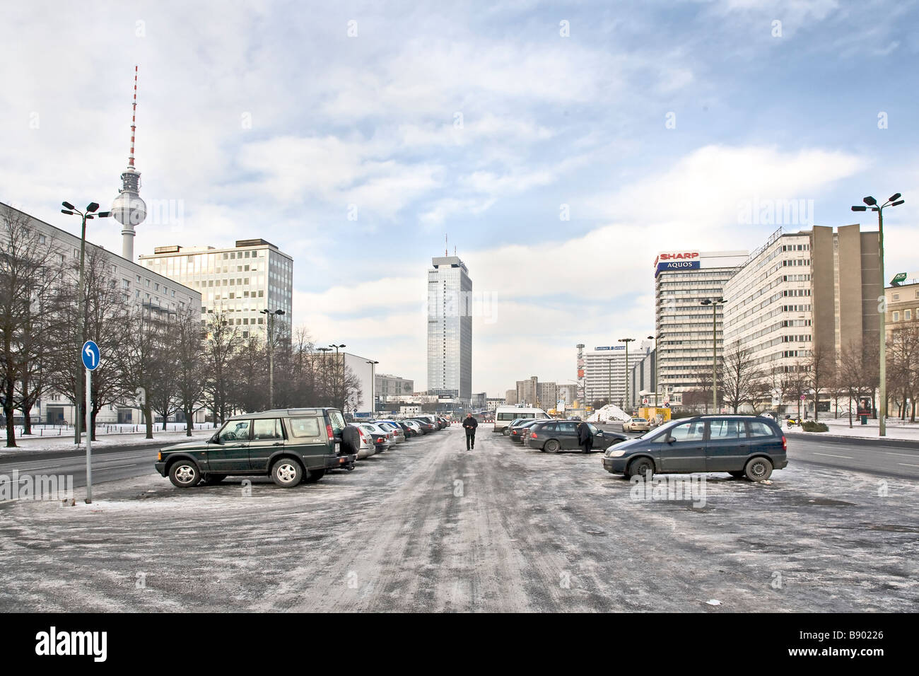 Skyline di Berlino Est, Karl Marx str Foto Stock