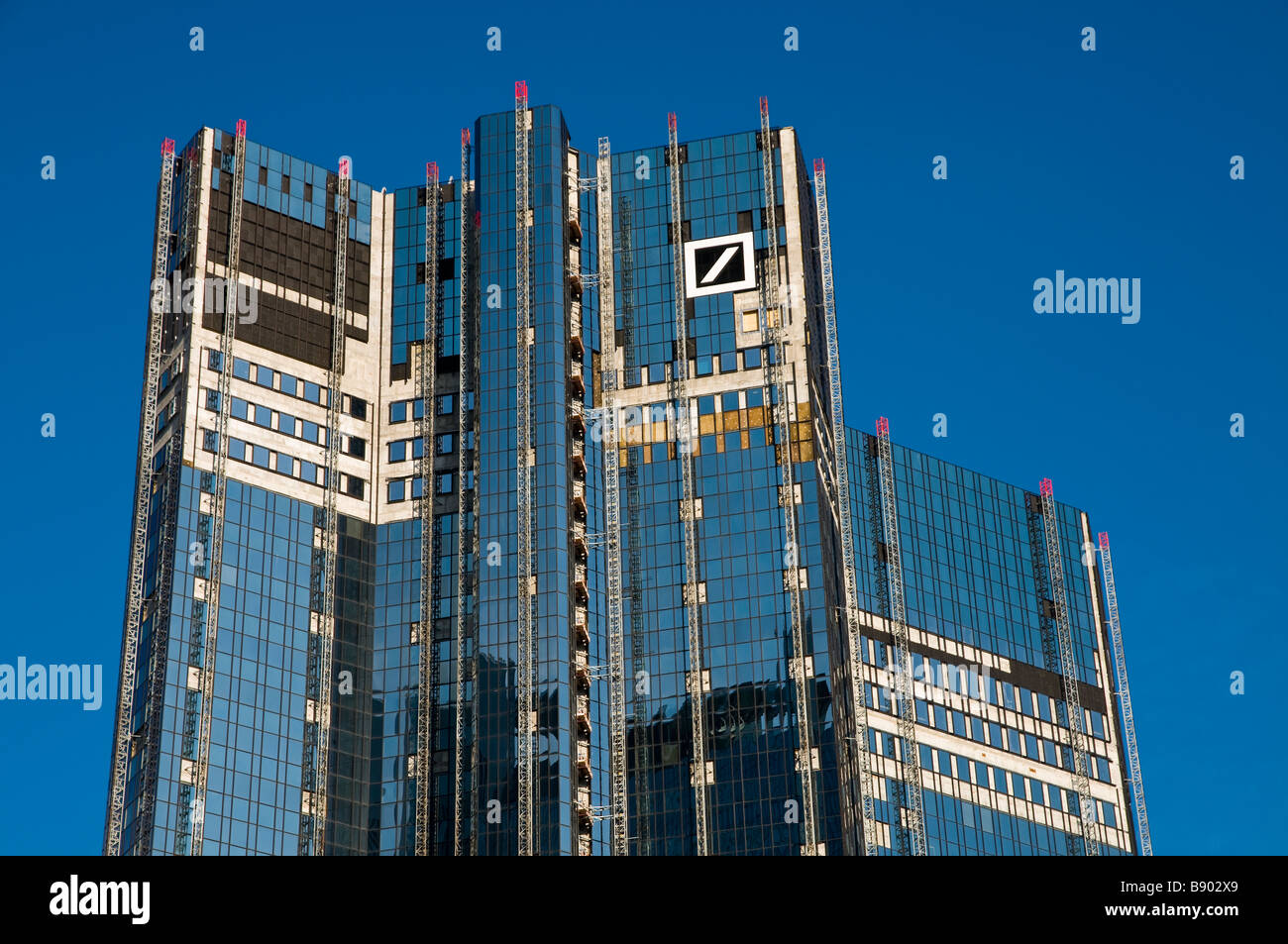 Europa Germania Francoforte sul Meno, il principale quartiere finanziario del Centro Cittadino di banca tedesca in costruzione restauro della facciata Foto Stock