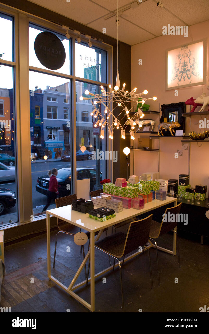 RCKNDY design store presenta una collezione eclettica di mobili home decor e doni U Street NW Washington District of Columbia USA Foto Stock