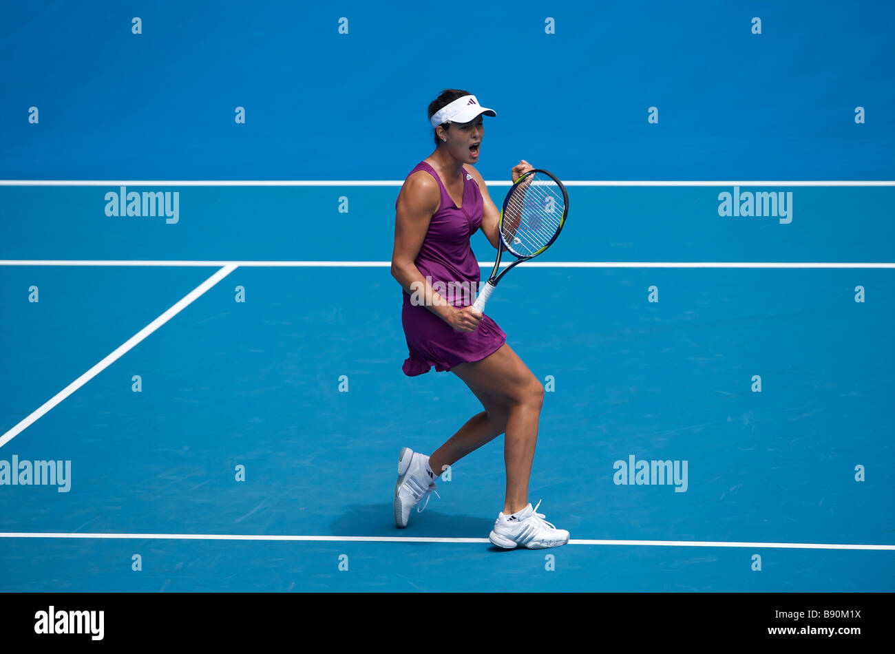 Adidas' femmina giocatore di tennis Ana Ivanovic di Serbia durante gli Australian Open Grand Slam 2009 a Melbourne Foto Stock