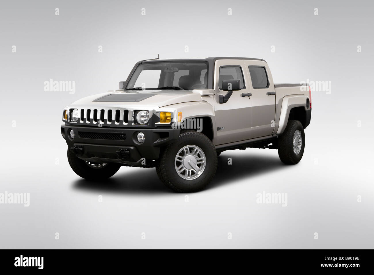 2009 HUMMER H3T in grigio - Vista anteriore angolare Foto Stock