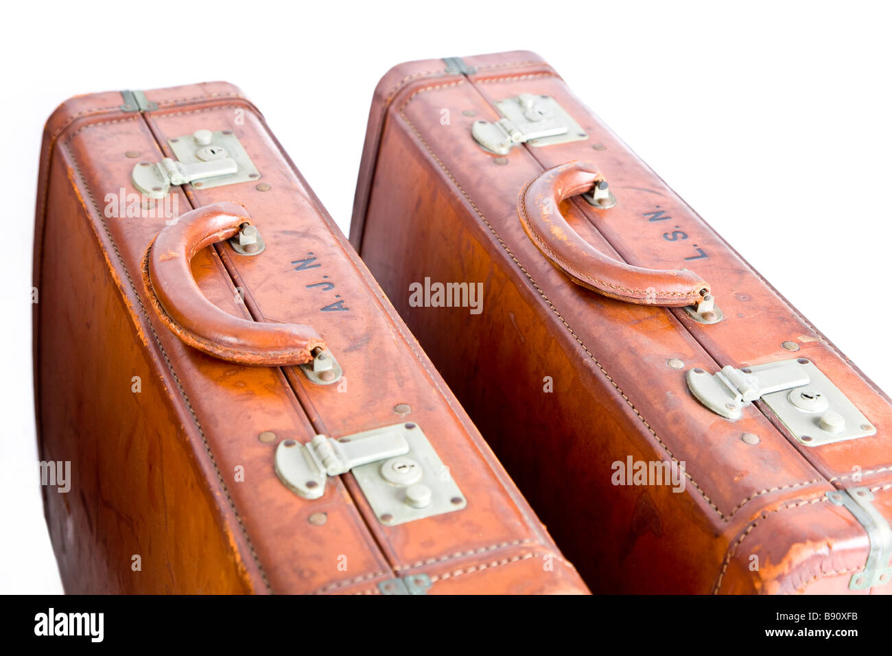 Posto di stampo tradizionale due valigie in pelle Foto Stock