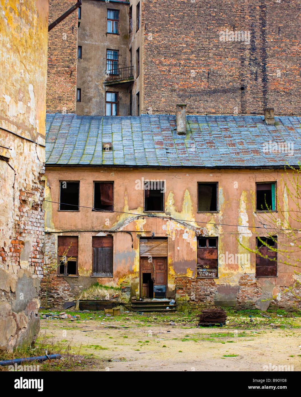 Una casa per essere demolita la Lettonia. Foto Stock