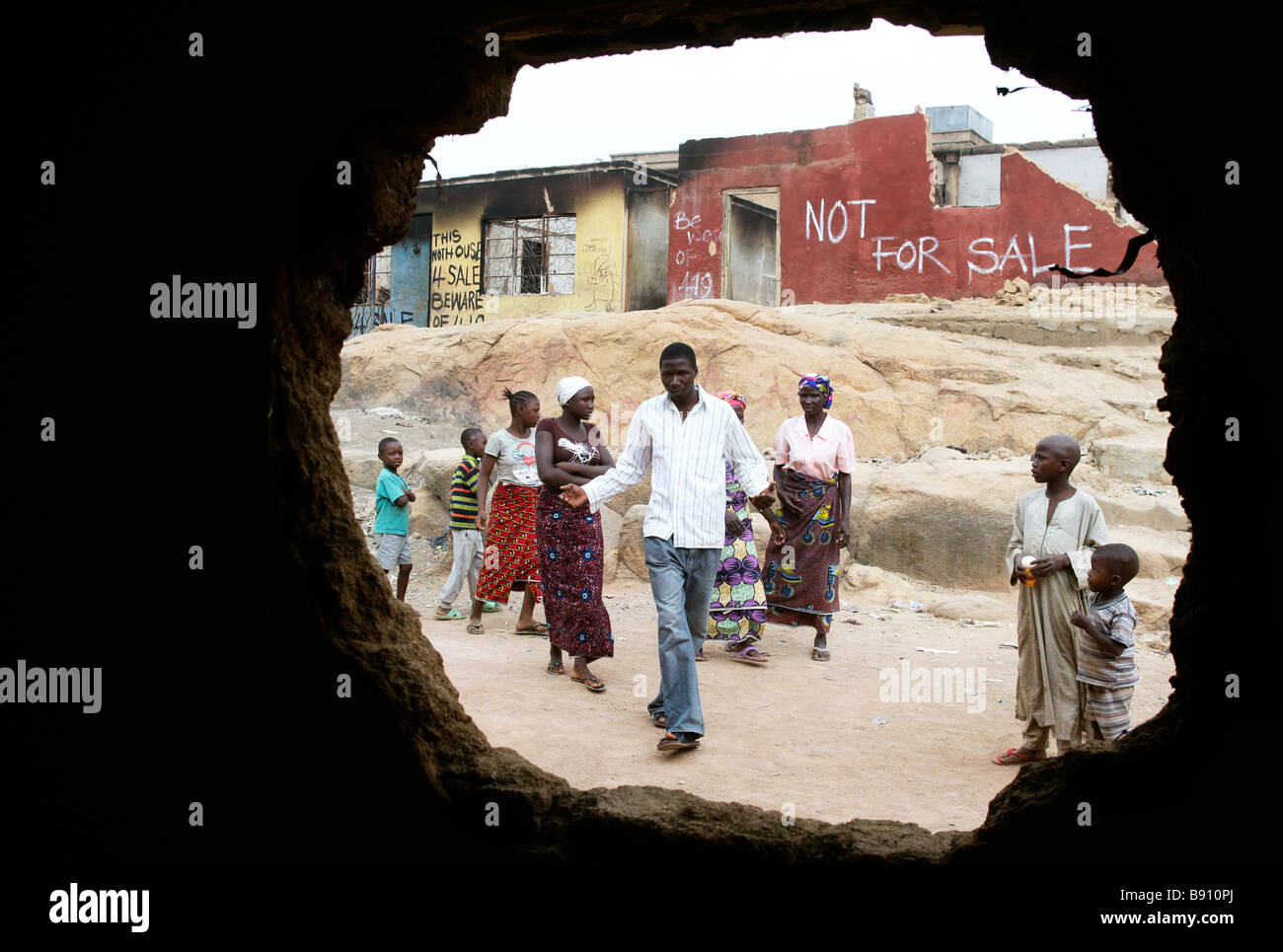 Nigeria: bruciato e devastato case a Jos, distrutto durante le violenze post elettorali nel novembre 2008 Foto Stock