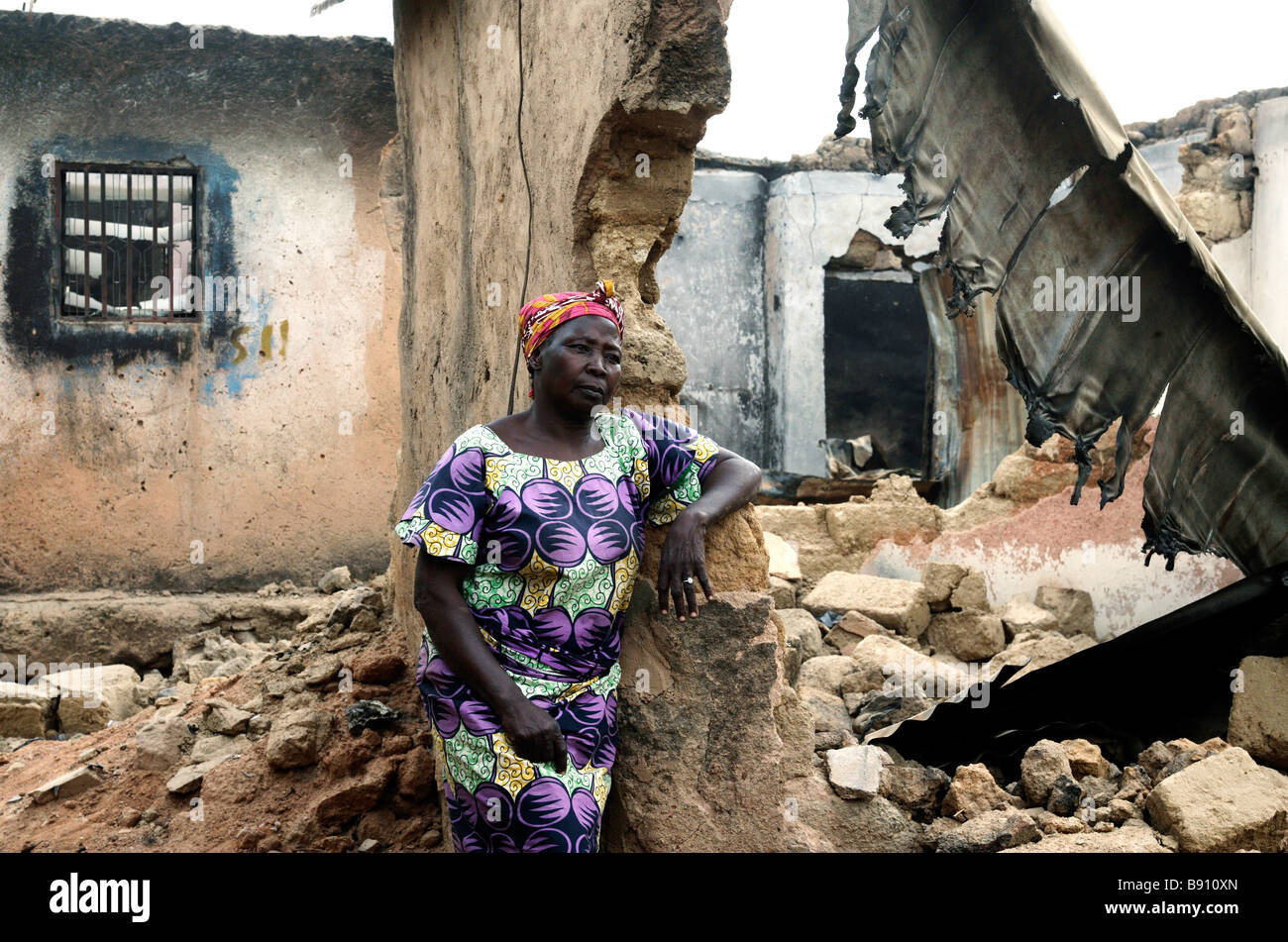 Nigeria: bruciato e devastato case a Jos, distrutto durante le violenze post elettorali nel novembre 2008 Foto Stock