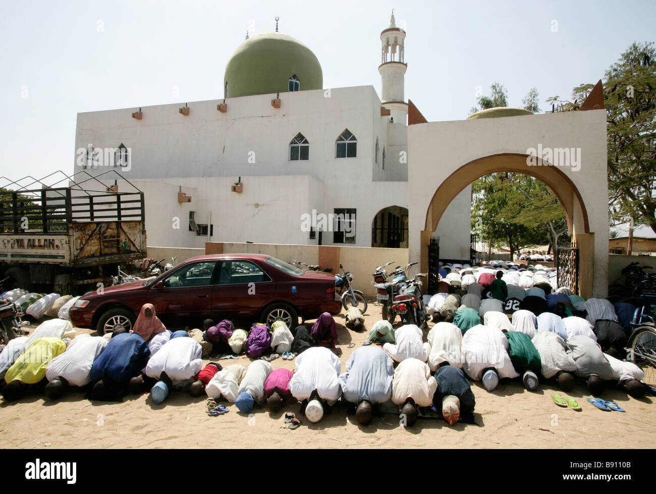 Nigeria: musulmana venerdì la preghiera di fronte alla moschea di Wase/Nigeria Foto Stock