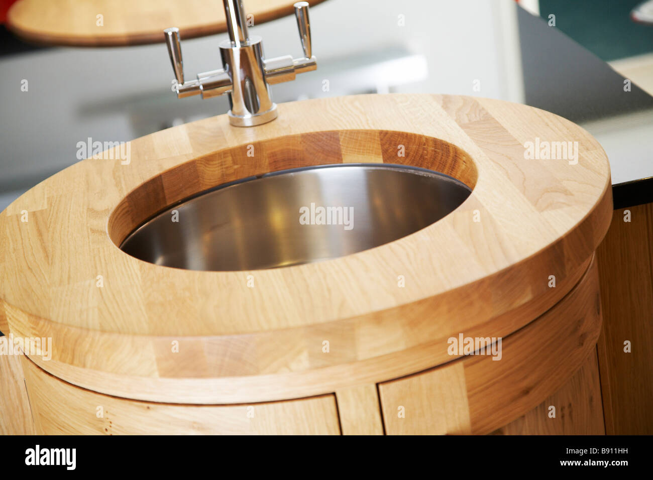 Una circolare per lavello da cucina Foto Stock