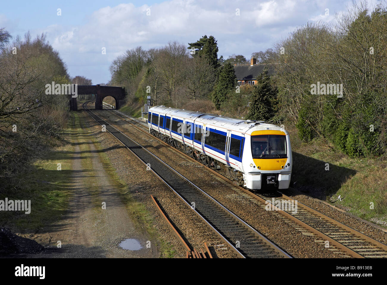 Chiltern treni 168 110 passa attraverso la Bentley Heath Denham con 11:11 Birmingham Snow Hill London Marylebone Foto Stock