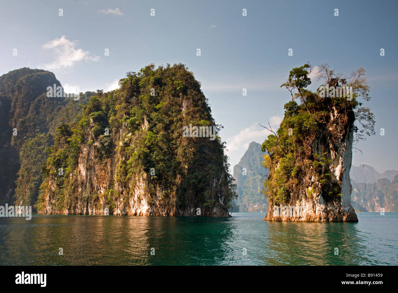 Nel sud della Thailandia: Khao Sok National Park: Chieow Laan lago: "Gui-Lin della Tailandia " Foto Stock