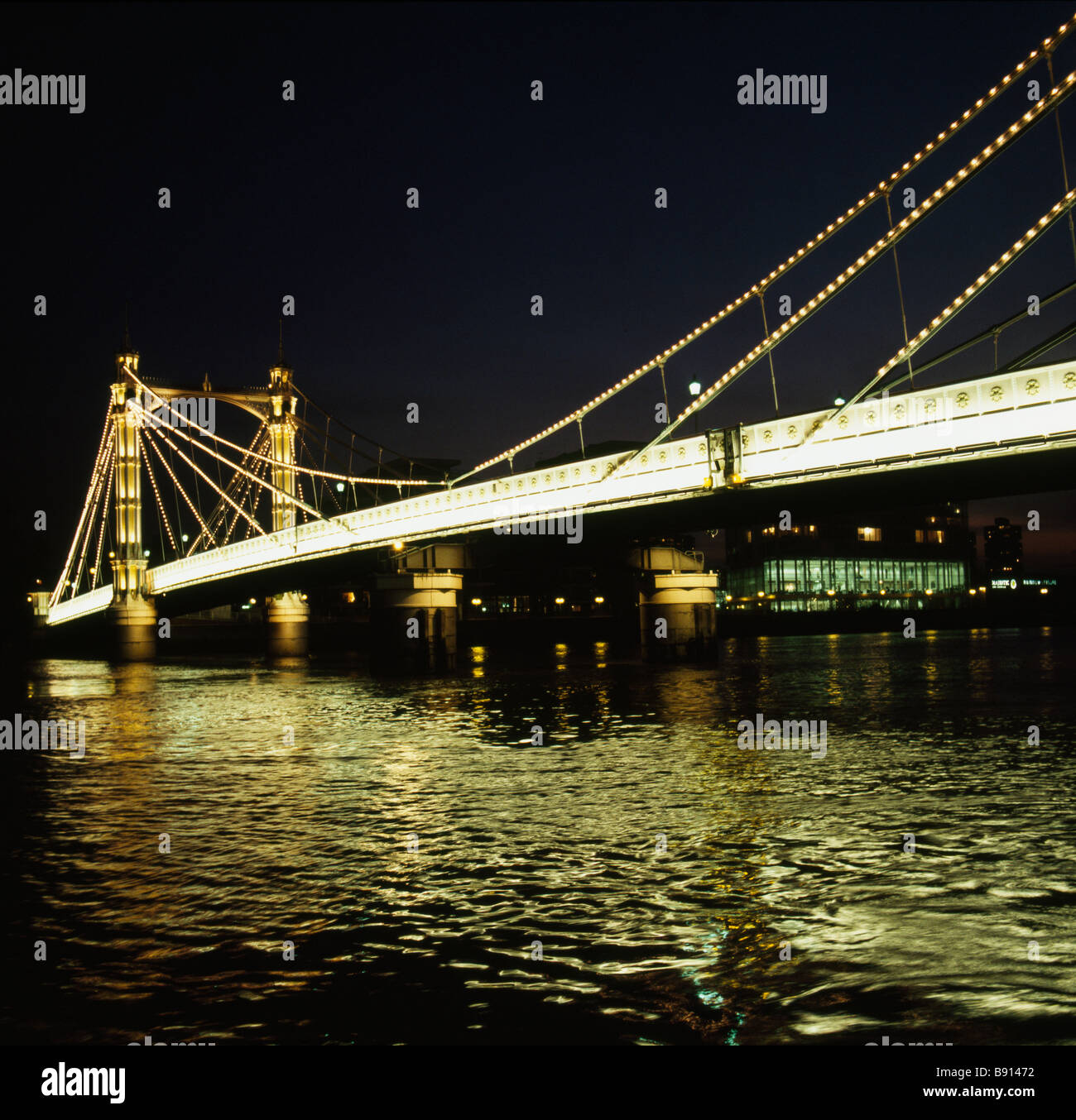 Albert ponte sopra il fiume Tamigi, Londra Foto Stock