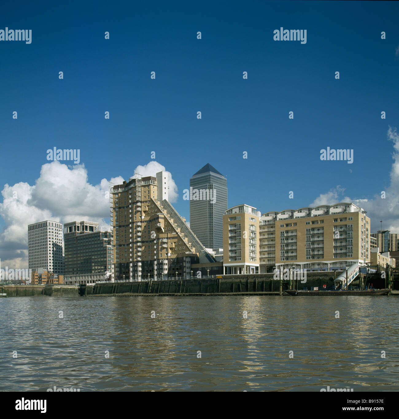 Docklands Londra Cascades housing project Foto Stock