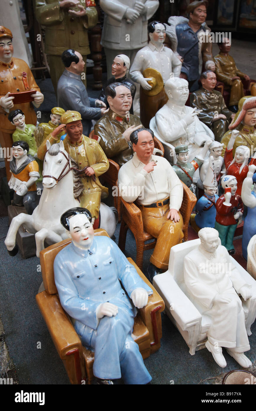 Figurine del Presidente Mao in stallo di antiquariato, Sheung Wan, Hong Kong Foto Stock