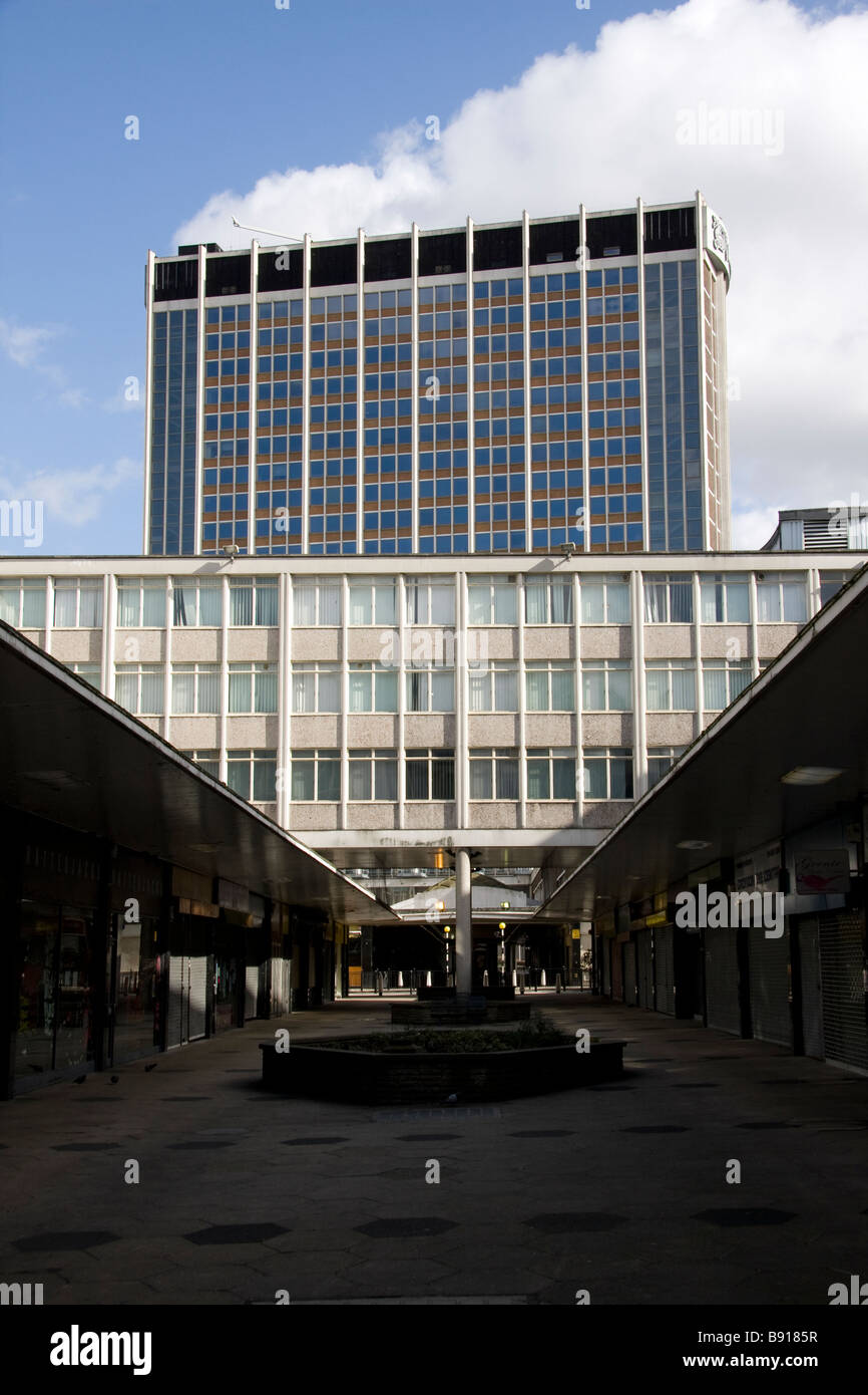 St Georges a piedi e Nestlé la costruzione di Croydon Foto Stock