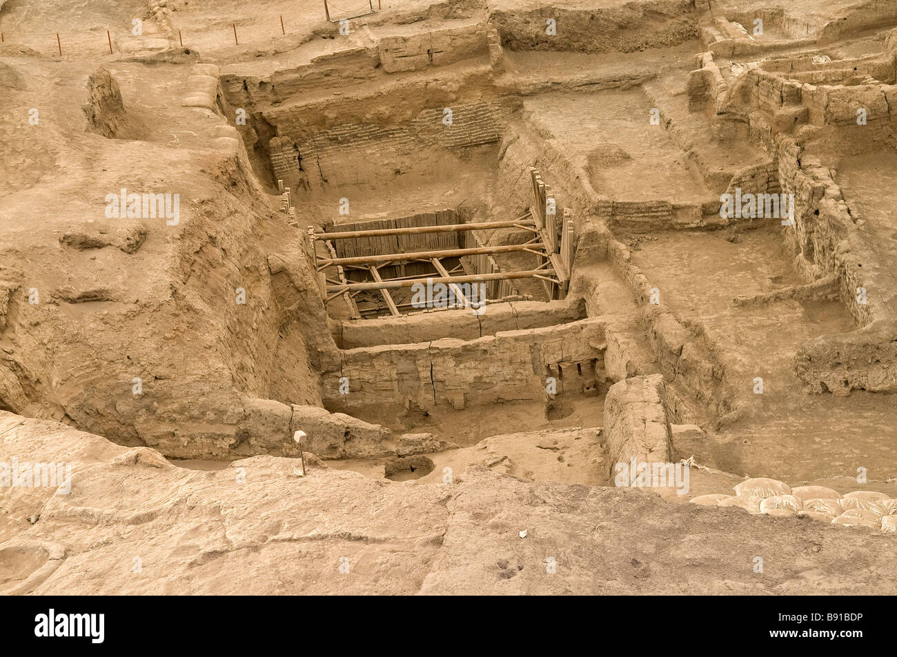 Catalhoyuk sito dello scavo con scavato complesso casa Cumra Konya Turchia Foto Stock