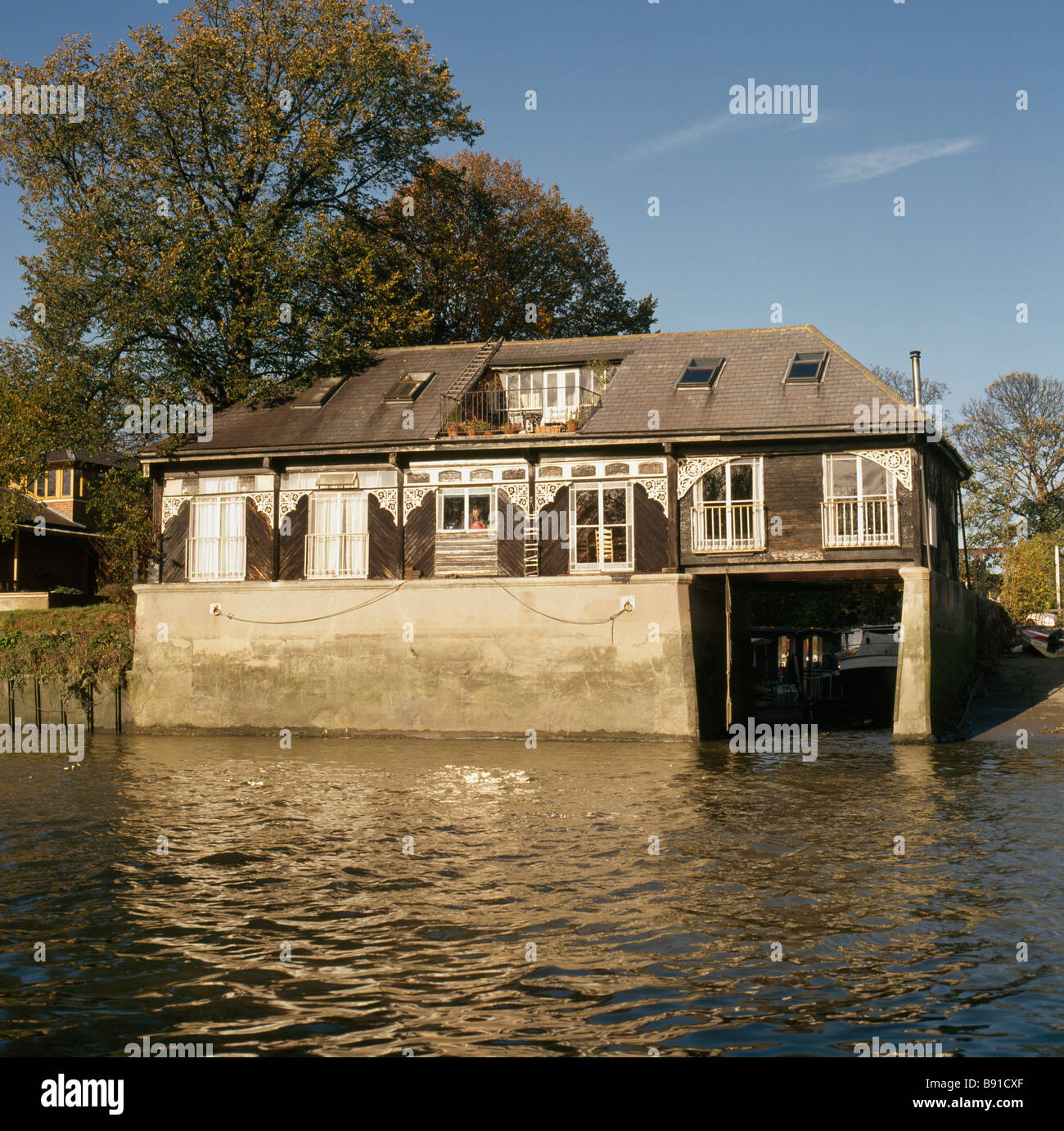 Il Boathouse a Torta Anguilla isola sul fiume Tamigi Foto Stock