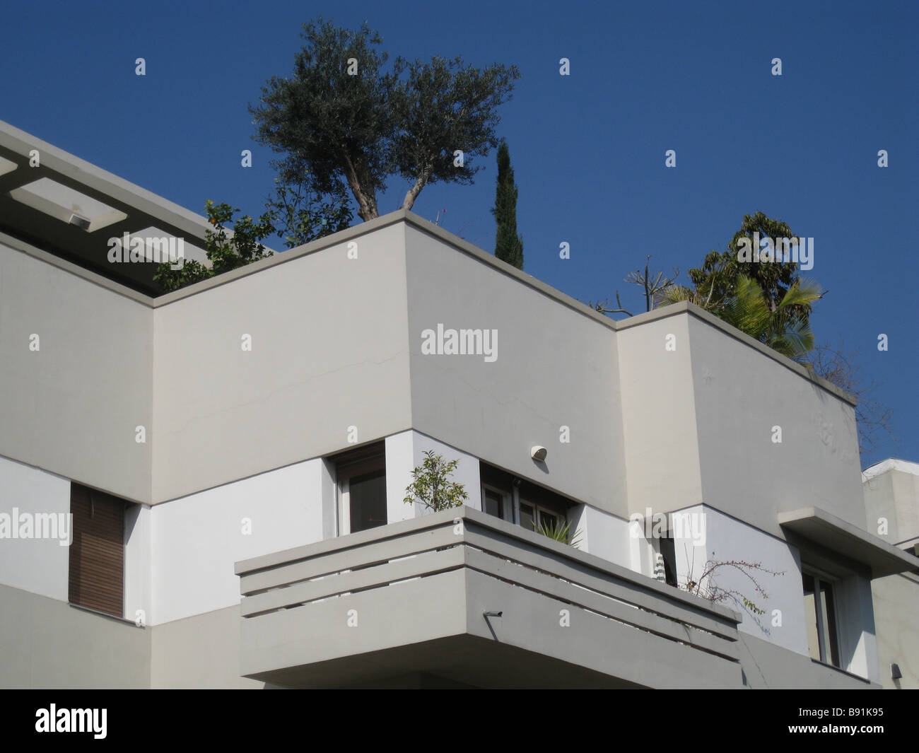 Architettura Bauhaus in stile Frug street downtown Tel Aviv Israele Foto Stock