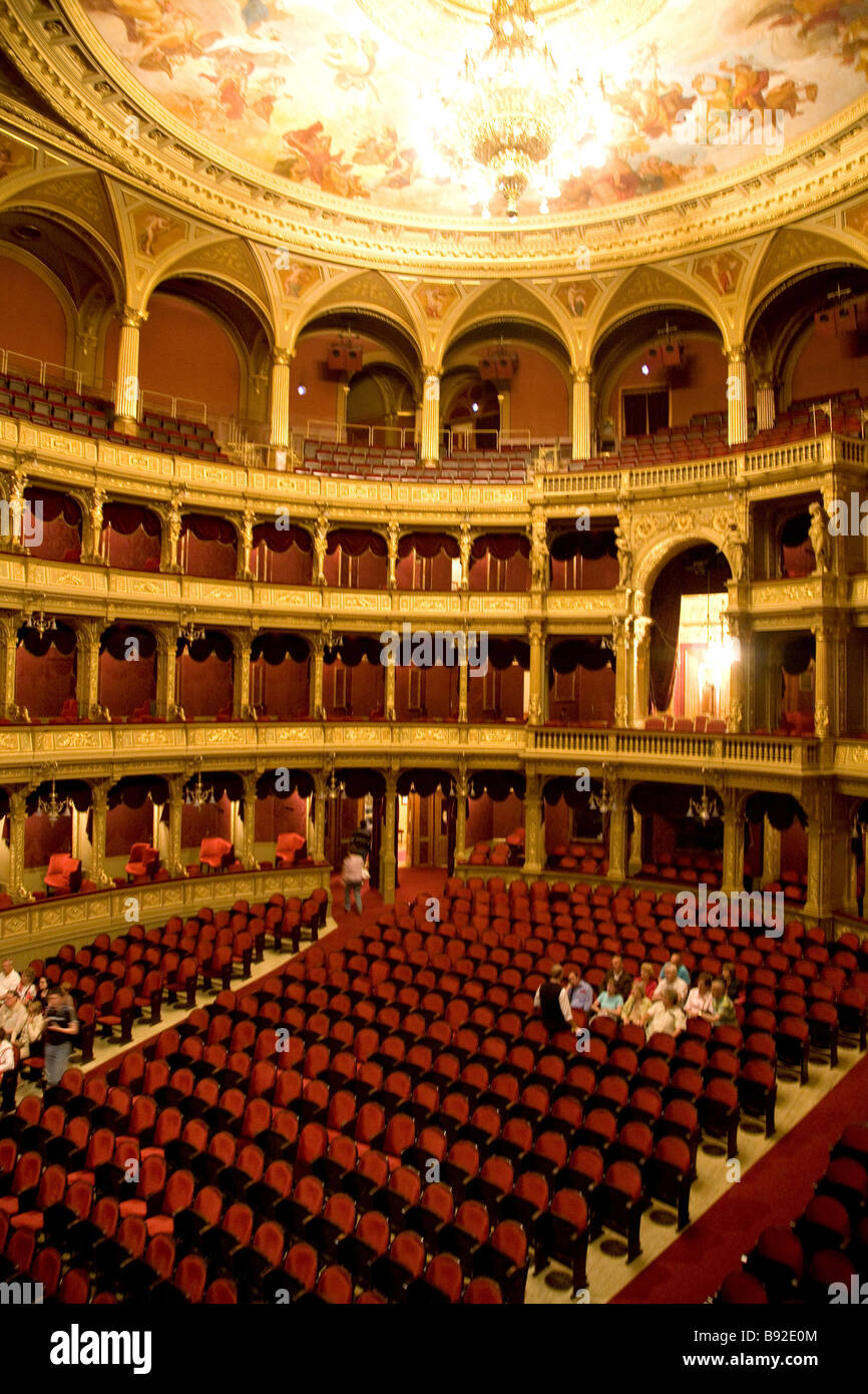Interno del Teatro dell'Opera Ungherese Magyar Allami Operahaz a Budapest  Foto stock - Alamy