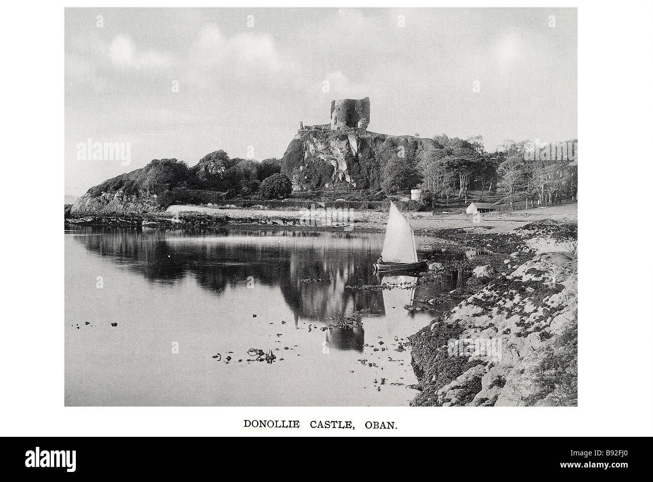 Il castello di donollie oban Dunollie Castello è un piccolo rovina situato su di una collina a nord della città di Oban, sulla costa ovest della Scozia. Esso Foto Stock