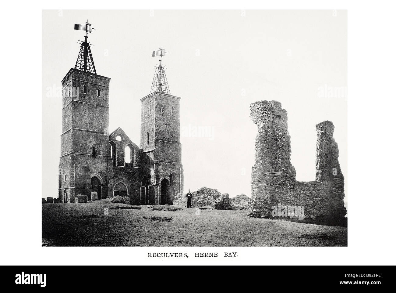 Reculvers herne bay Reculver è una popolare località turistica estiva situato a circa 2 km a est di Herne Bay, sulla costa della contea del Kent settentrionale Foto Stock