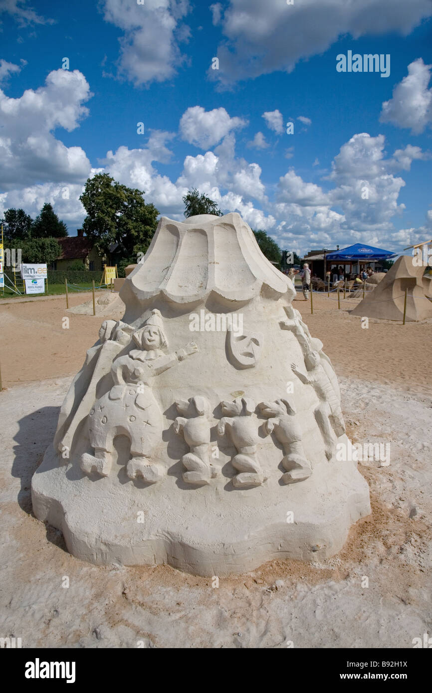 La scultura di sabbia sul lago Tamula spiaggia di Võru, Estonia, Europa Foto Stock