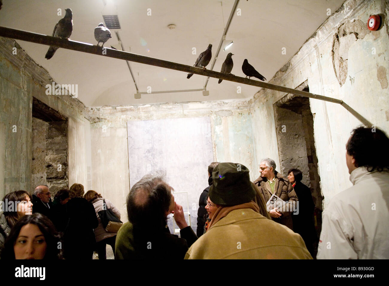 Installazione di turisti di Maurizio Cattelan presso il Museo di arte contemporanea Palermo Sicilia Italia Foto Stock