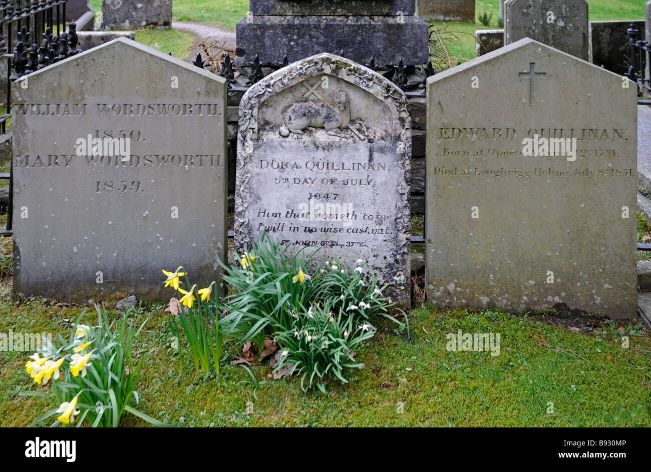 Wordsworth tombe di famiglia. Chiesa di San Osvaldo, Grasmere, Parco Nazionale del Distretto dei Laghi, Cumbria, Inghilterra, Regno Unito. Foto Stock