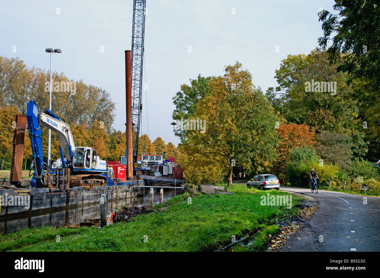 Leiden Paesi Bassi Canal dike banca restauro dam Foto Stock
