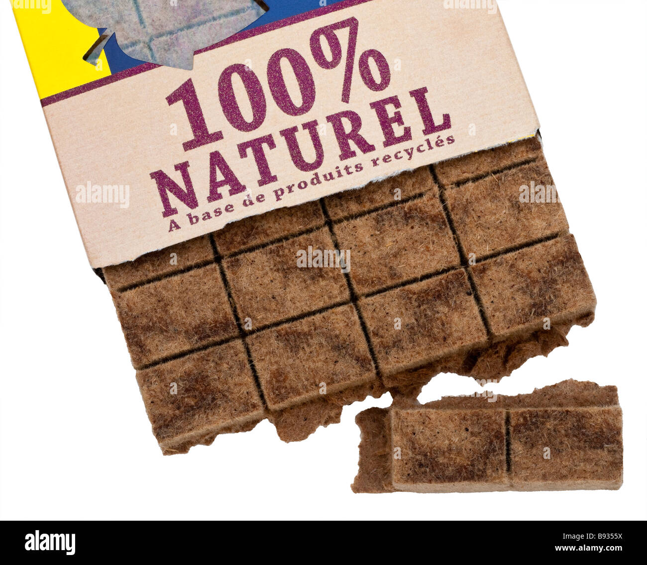 Apre il pacchetto della lingua francese 100% naturale fire-cubetti di illuminazione realizzato da prodotti riciclati. Foto Stock