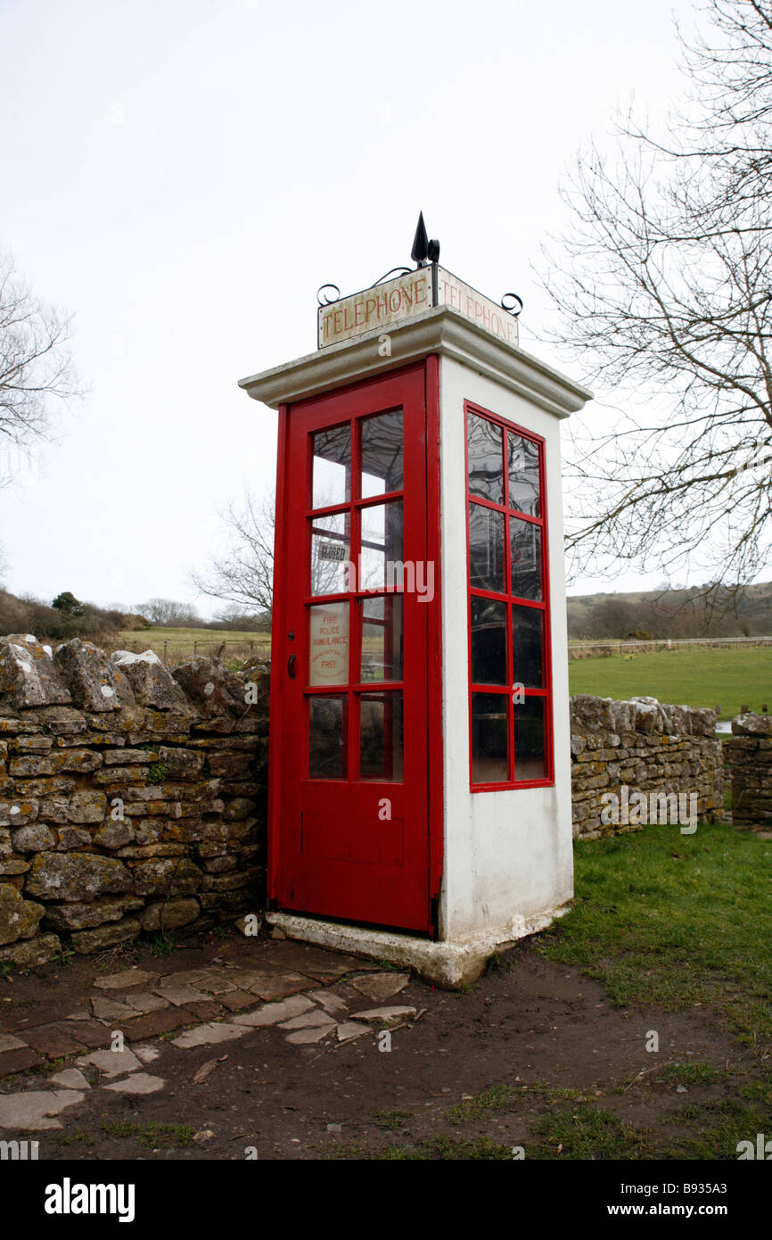Il vecchio K1 nella casella Telefono Villaggio Tyneham Dorset Foto Stock