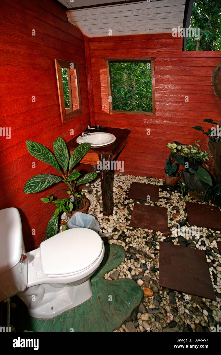 Khao Sok National Park: Tree Tops Hotel Servizi igienici nella giungla Foto Stock