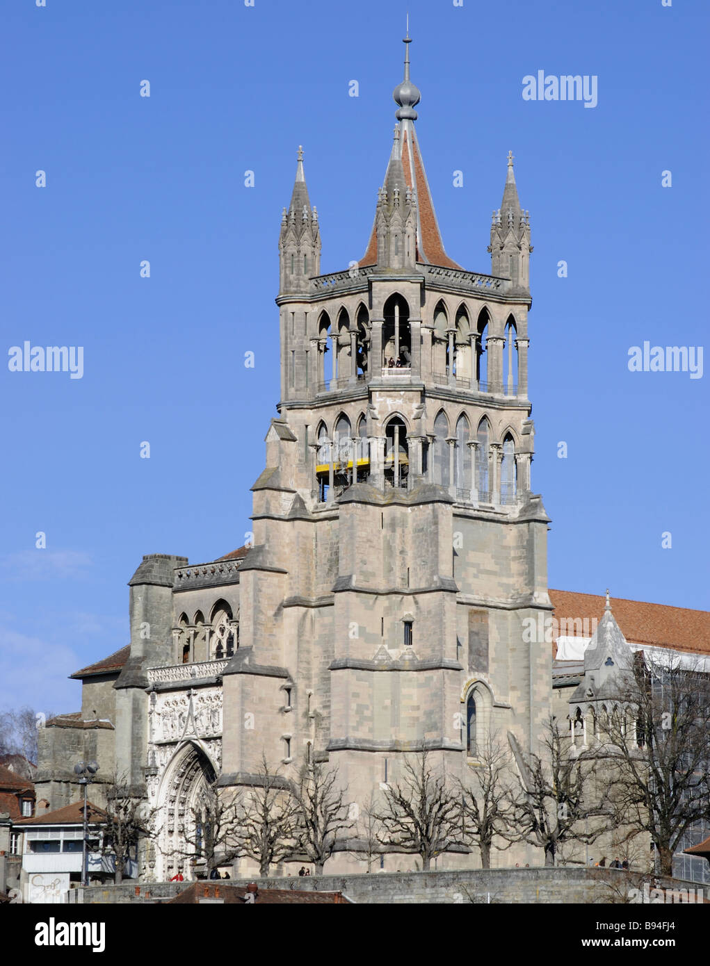 Vista della cattedrale nella parte vecchia della città di Losanna. Svizzera Foto Stock