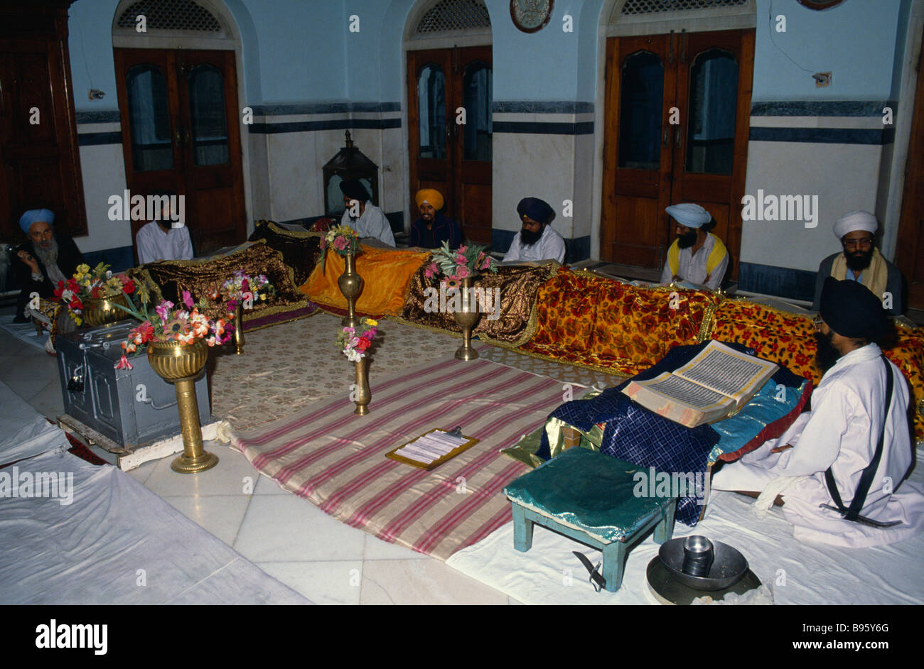 INDIA Patna continua lettura del Guru Granth Sahib Sikh libro santo. Foto Stock