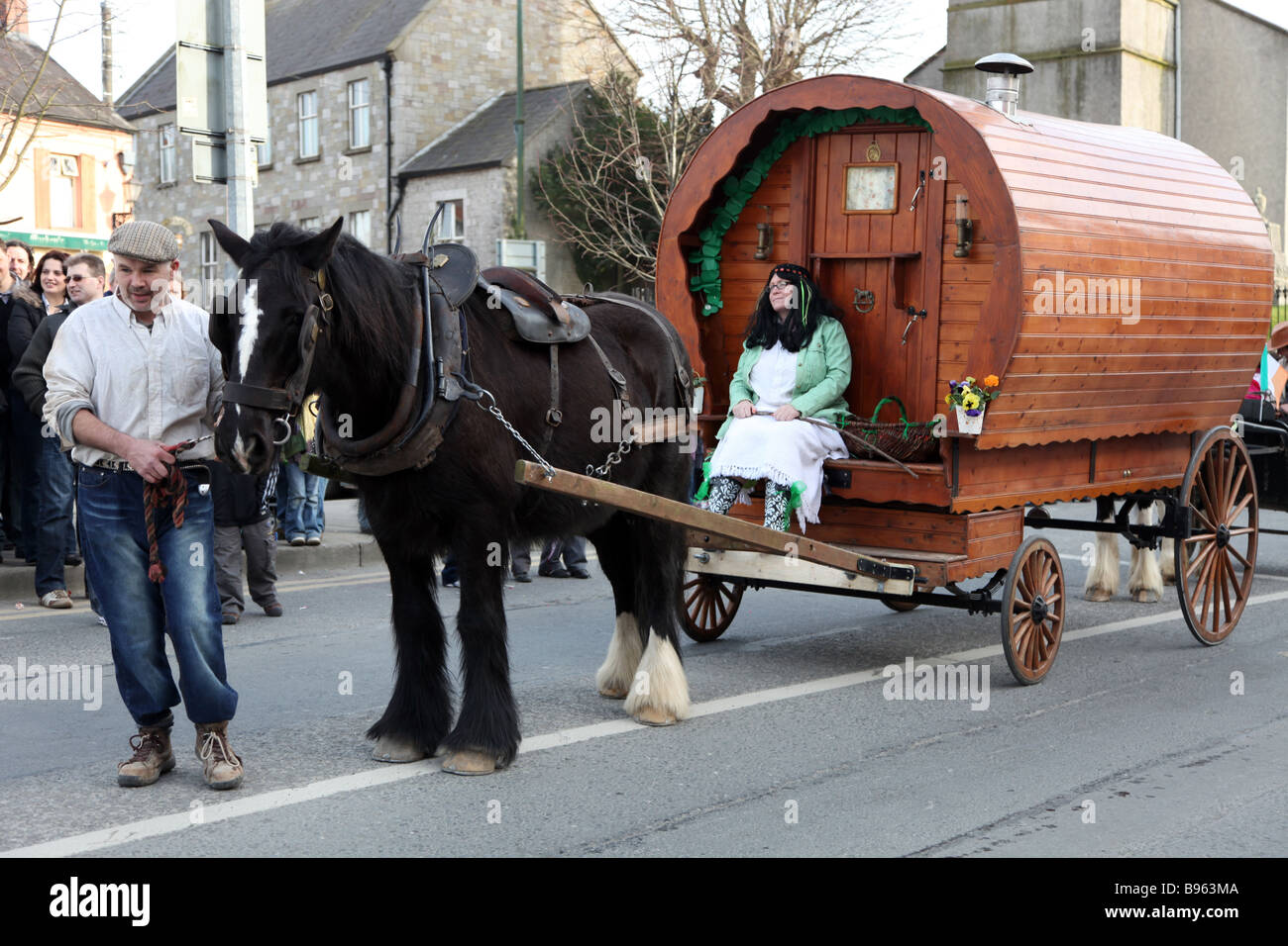 Gipsy caravan st Patrick s Day Parade Carrickmacross contea di Monaghan Irlanda Foto Stock