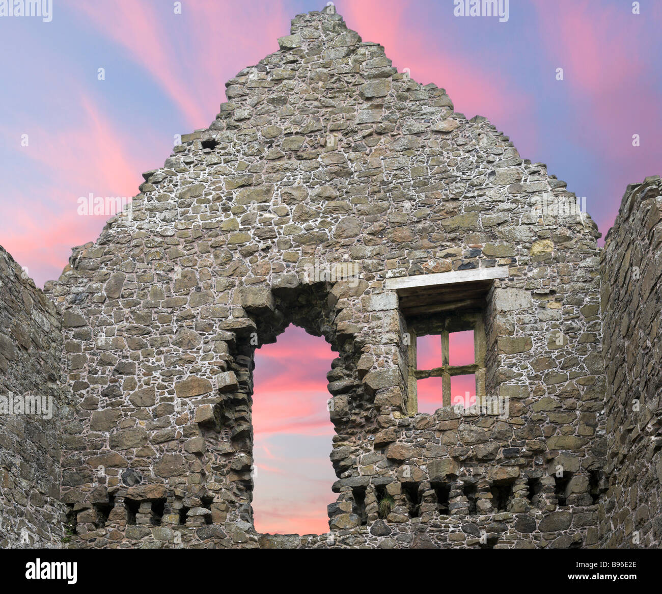 Dunluce Castle, North Antrim Coast, County Antrim, Irlanda del Nord Foto Stock